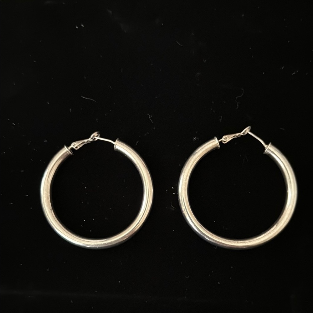 Elegant 925 Silver Hoop Earrings